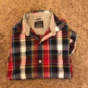 Collared long sleeve shirt